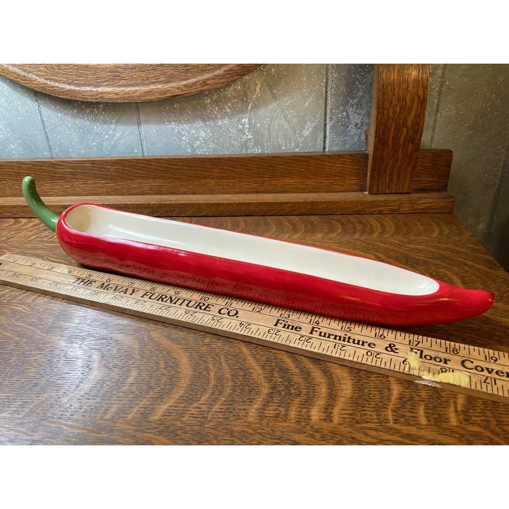 Boston Warehouse 2003 Red Chili Pepper Ceramic Serving Dish Tray 18.5 Inch Long